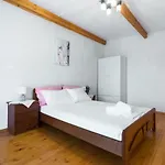 Philoxenia! Beachfront House With Garden On The Sand Ferienhaus