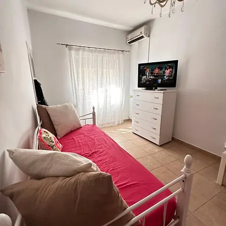 Ferienhaus Philoxenia! Beachfront House With Garden On The Sand *