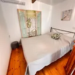 Philoxenia! Beachfront House With Garden On The Sand * Αρκούδι