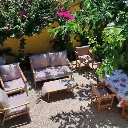 Сasa de vacaciones Philoxenia! Beachfront House With Garden On The Arkoudi