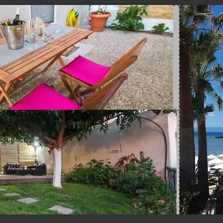 Σπίτι διακοπών Philoxenia! Beachfront House With Garden On The