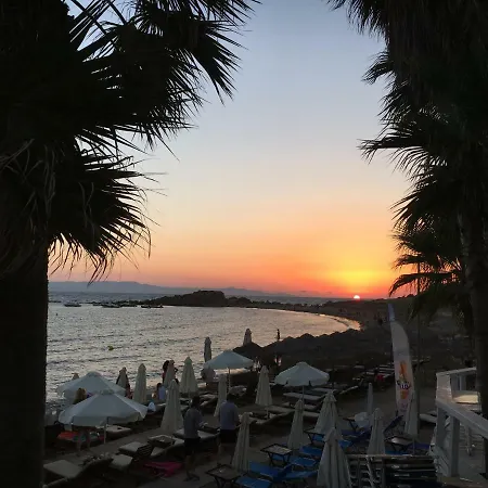 Hébergement de vacances Philoxenia House! Maisonette In Front Of The Sea! Arkoudi