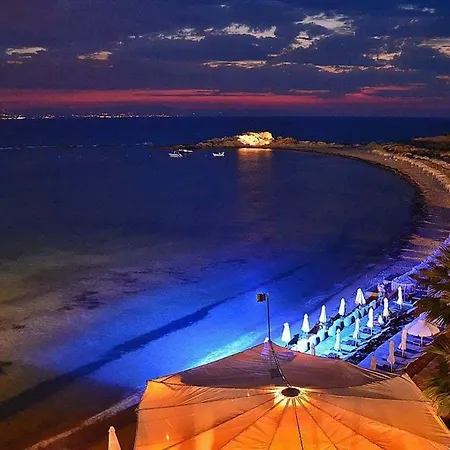 Σπίτι διακοπών Philoxenia! Beachfront House With Garden On The *