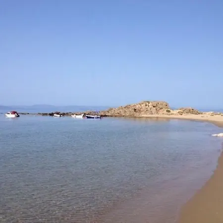 Philoxenia! Beachfront House With Garden On The Σπίτι διακοπών Αρκούδι