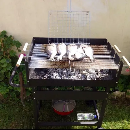 Philoxenia House! Maisonette In Front Of The Sea! Дом отдыха *