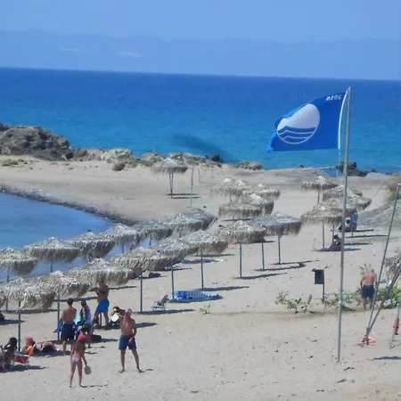 Philoxenia! Beachfront House With Garden On The