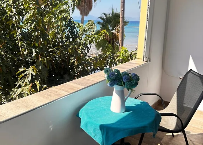 Philoxenia! Beachfront House With Garden On The Sand Дом отдыха *