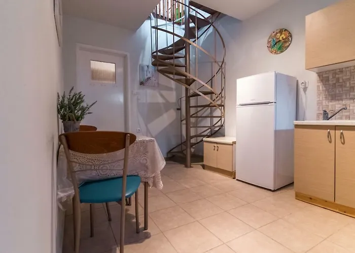 Philoxenia House! Maisonette In Front Of The Sea!