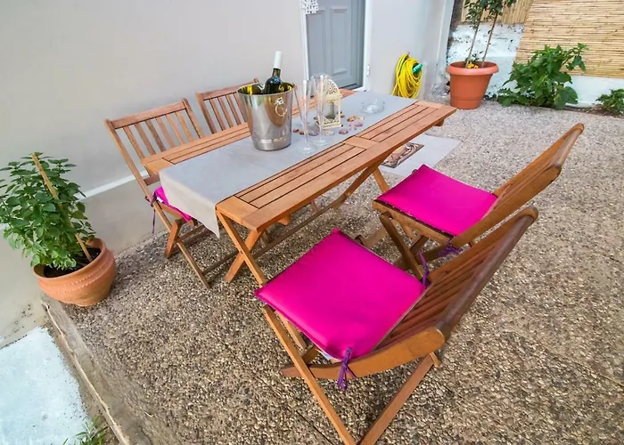Philoxenia! Beachfront House With Garden On The Sand * Аркуди