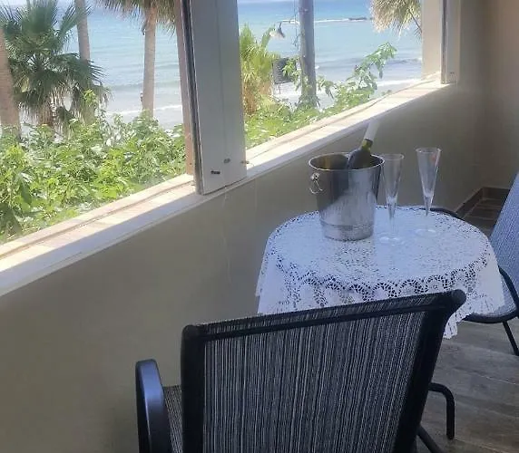 Philoxenia! Beachfront House With Garden On The Sand